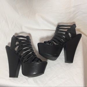 Steve Madden Chunky Platform Black Heels SZ 6M